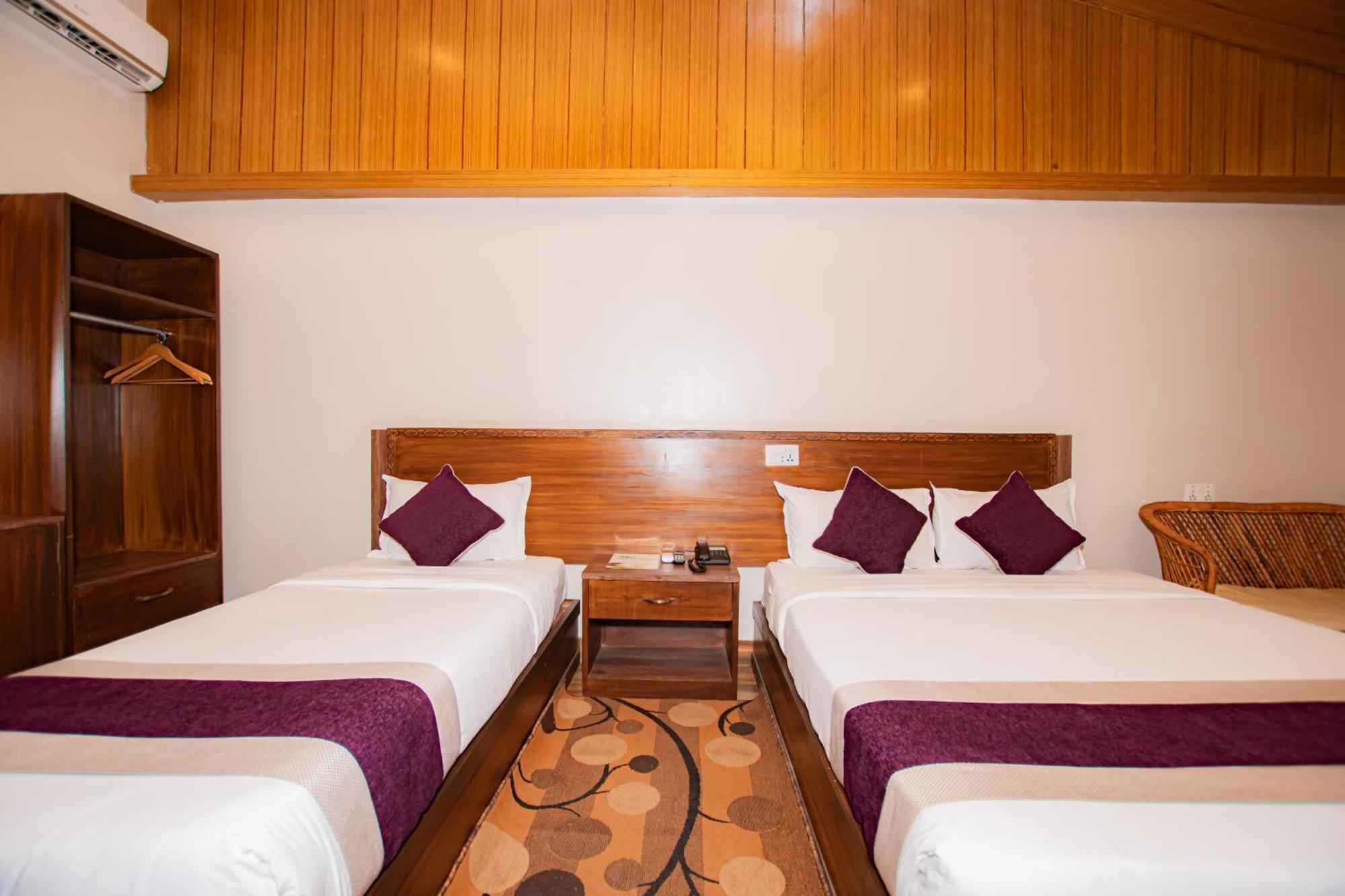 Busy Bee Resort, Pokhara Exterior foto